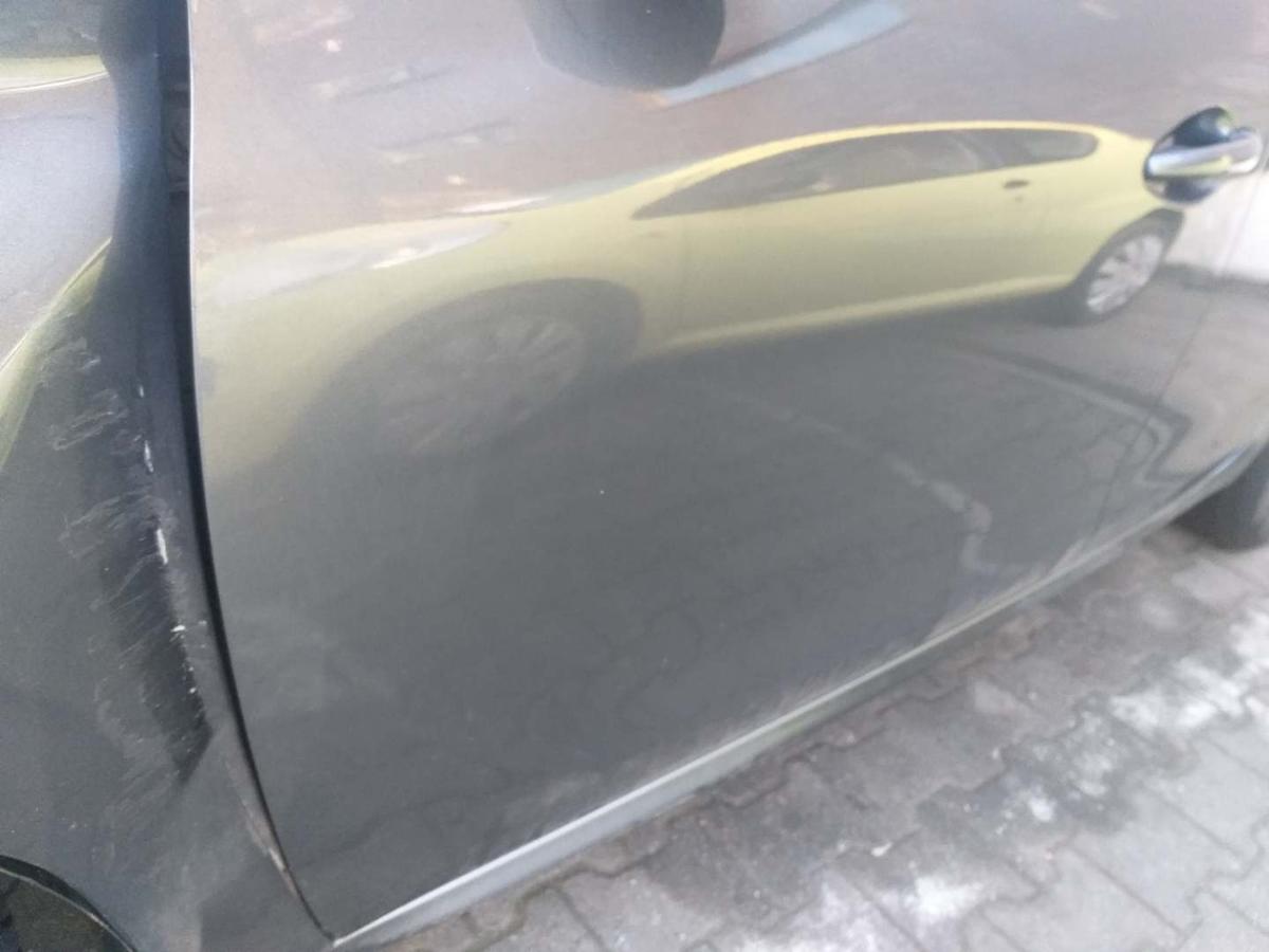 Peugeot 208 original T&uuml;r vorn links KTP Grau Shark 5-T&uuml;rer Rohbau Bj.2015